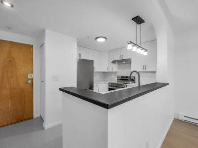 306-6833 Village Grn - 5