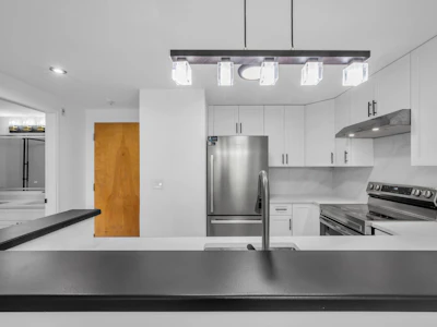 306-6833 Village Grn - 4