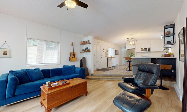 3-7617 Pemberton Meadows