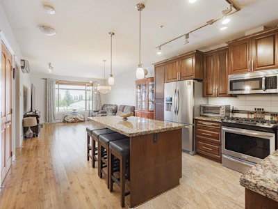 405-8067 207 Street - 5