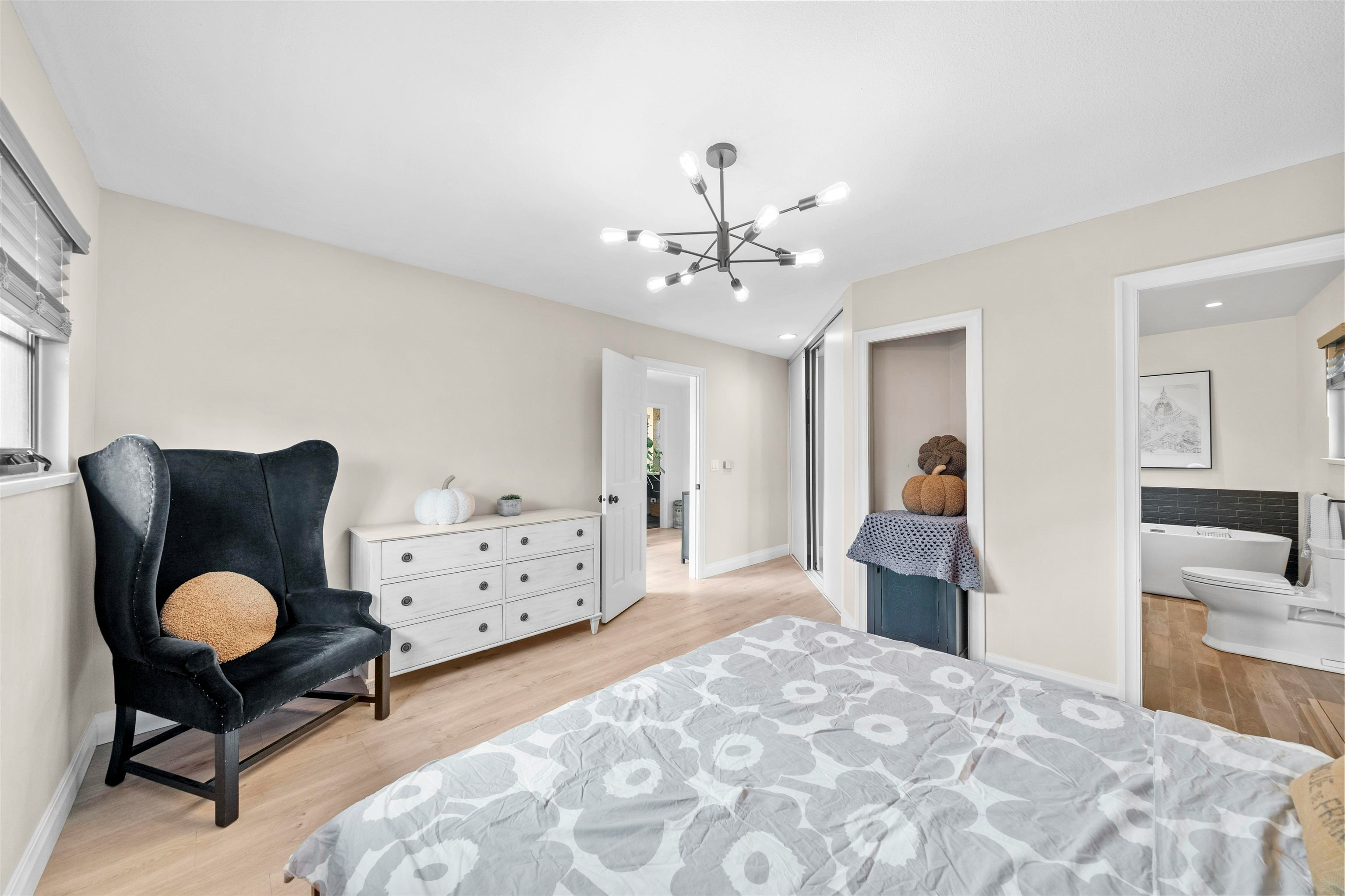 16071 8 Avenue, Surrey, BC, V4A 1A1 - 29