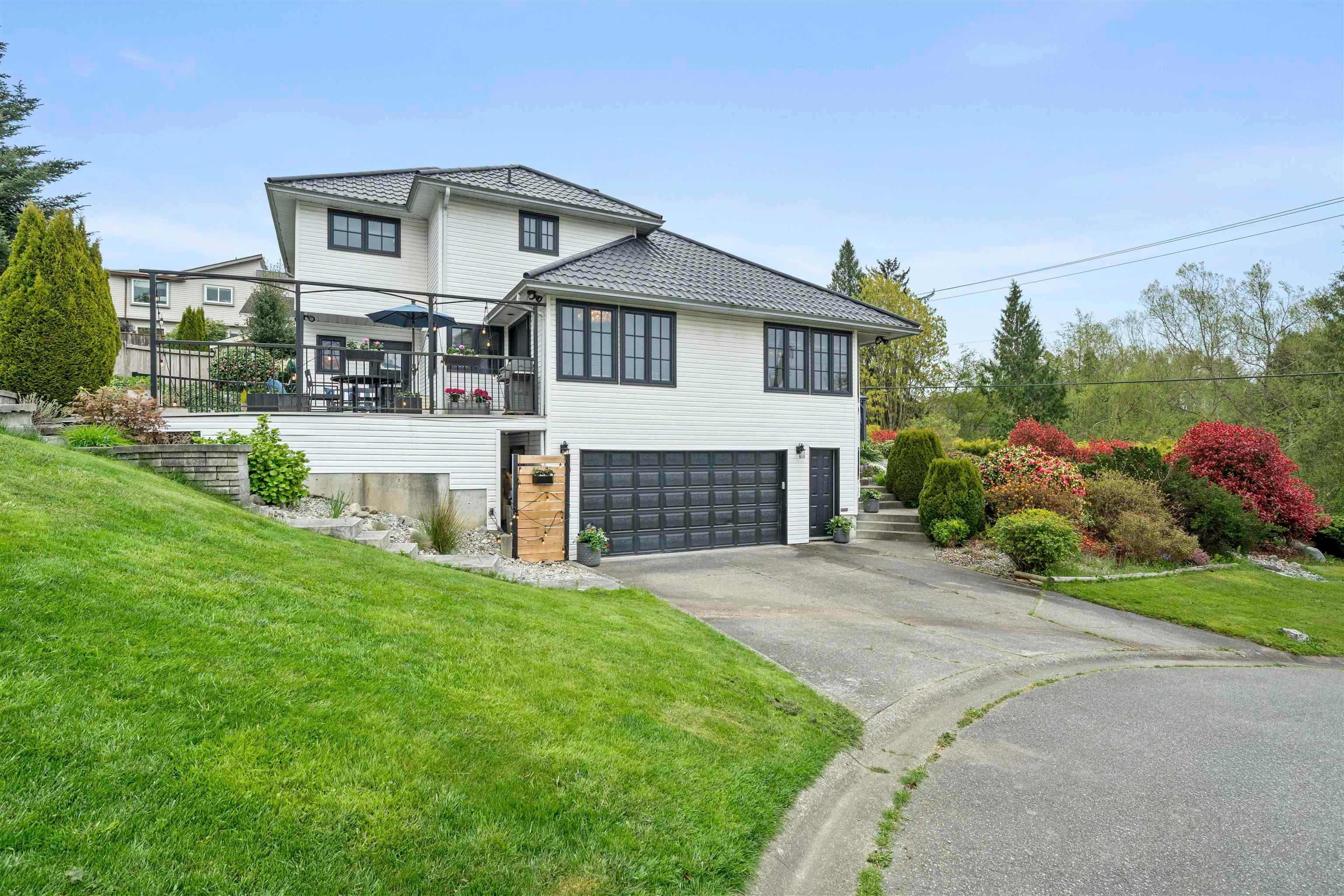 16071 8 Avenue, Surrey, BC, V4A 1A1