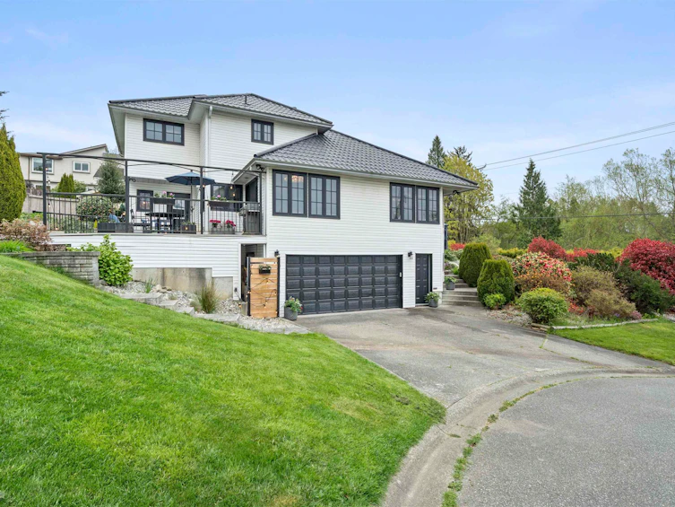 16071 8 Avenue, Surrey, BC, V4A 1A1