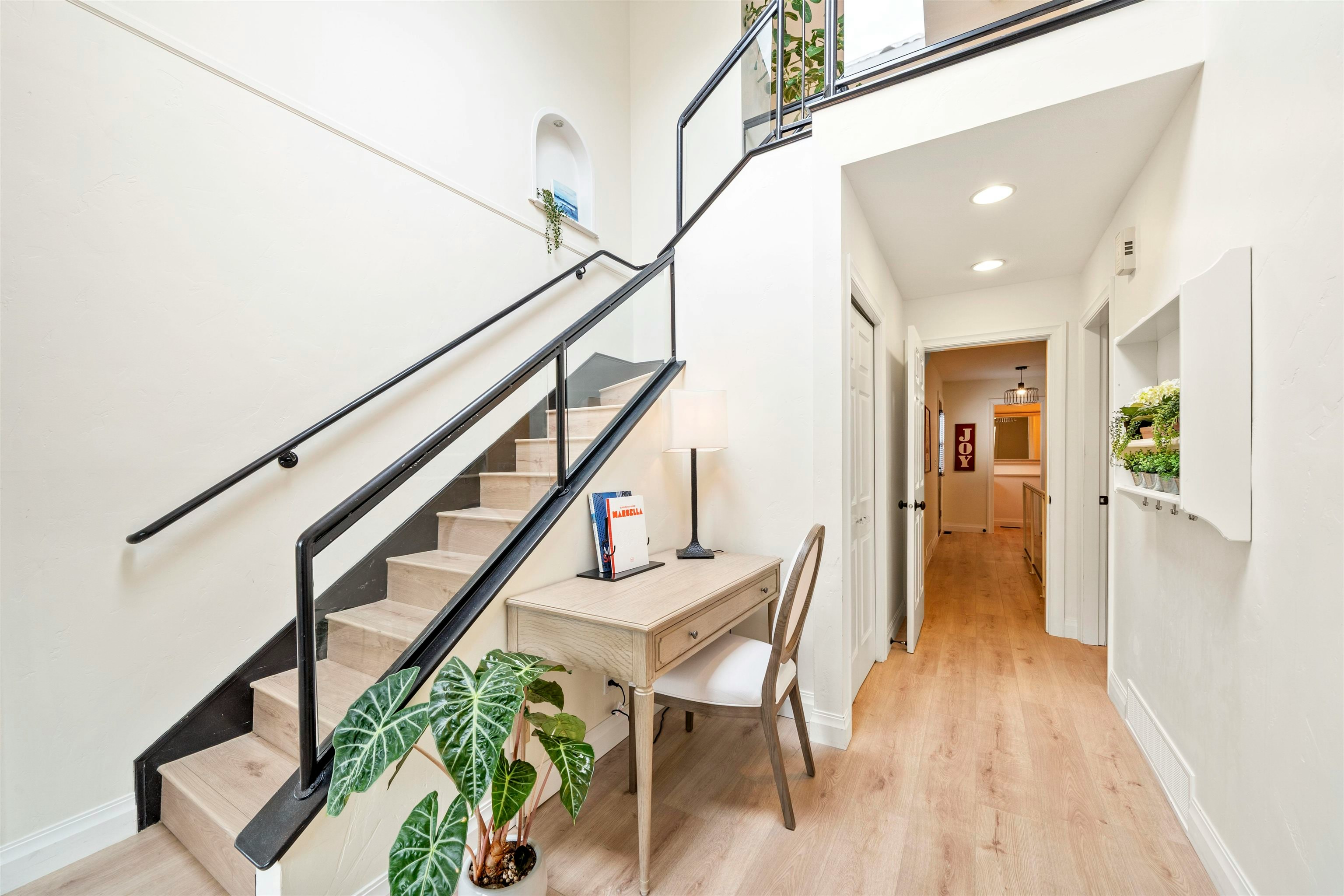 16071 8 Avenue, Surrey, BC, V4A 1A1 - 18