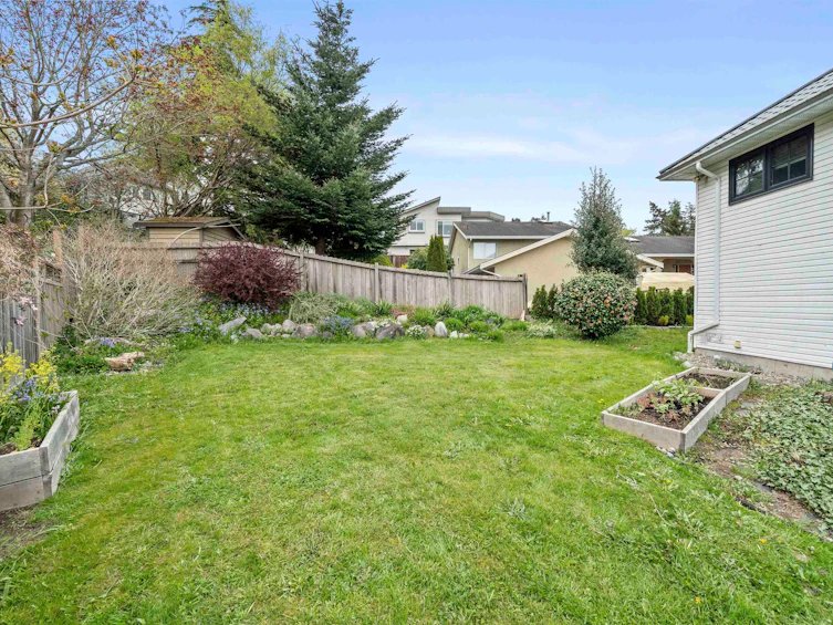 16071 8 Avenue, Surrey, BC, V4A 1A1 - 17
