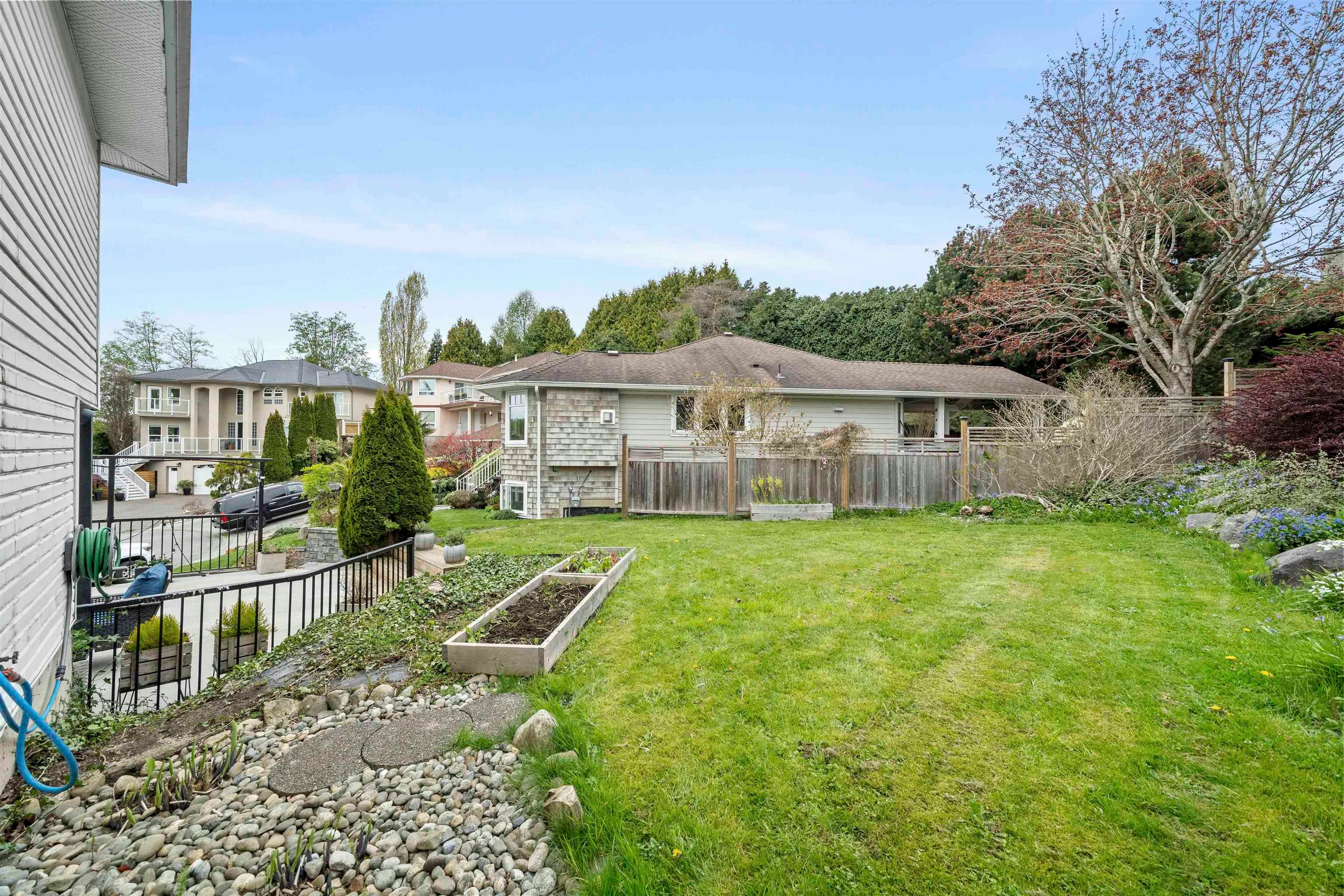 16071 8 Avenue, Surrey, BC, V4A 1A1 - 16