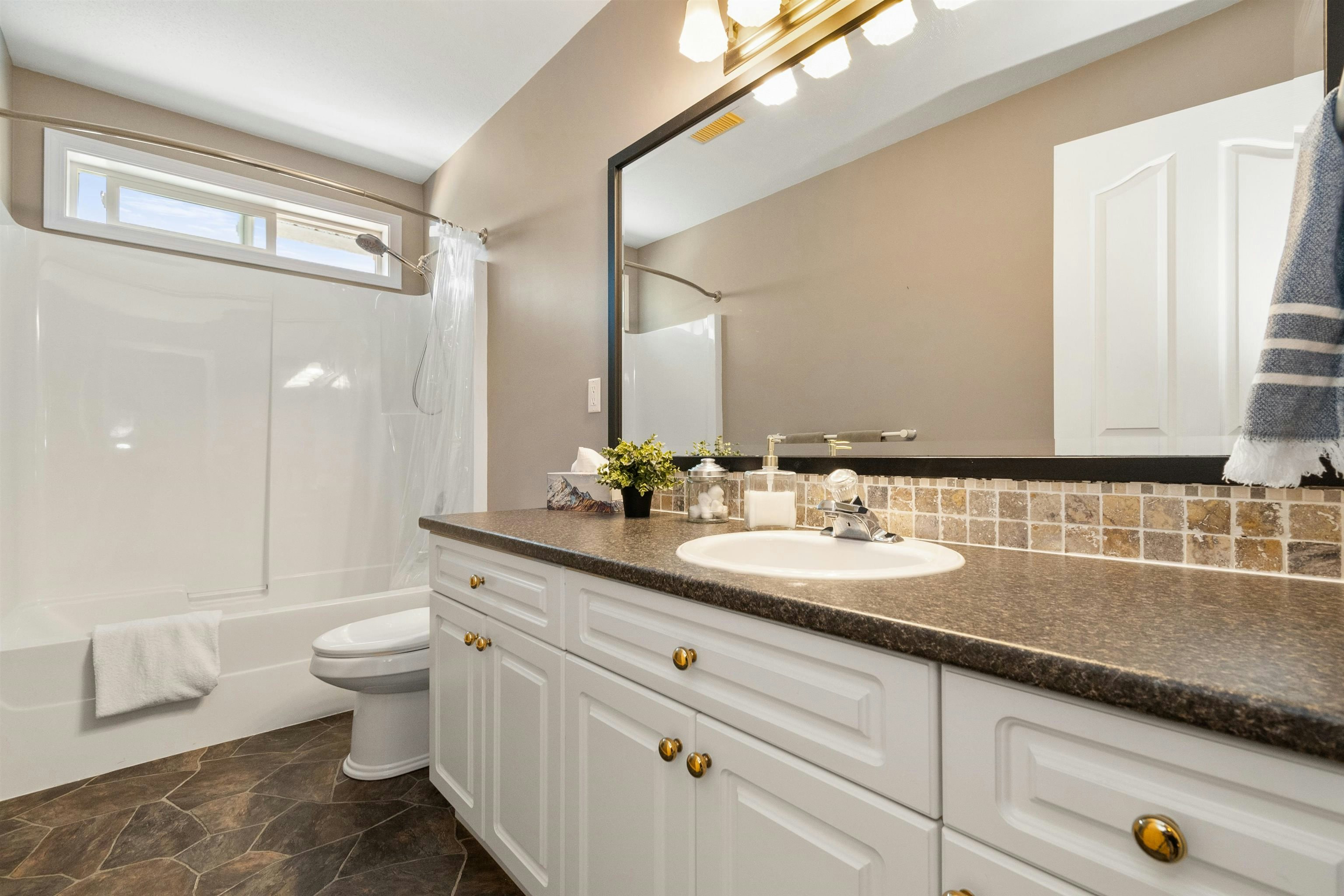 10027 Merritt Drive, Chilliwack, BC, V2P 7Z2 - 33