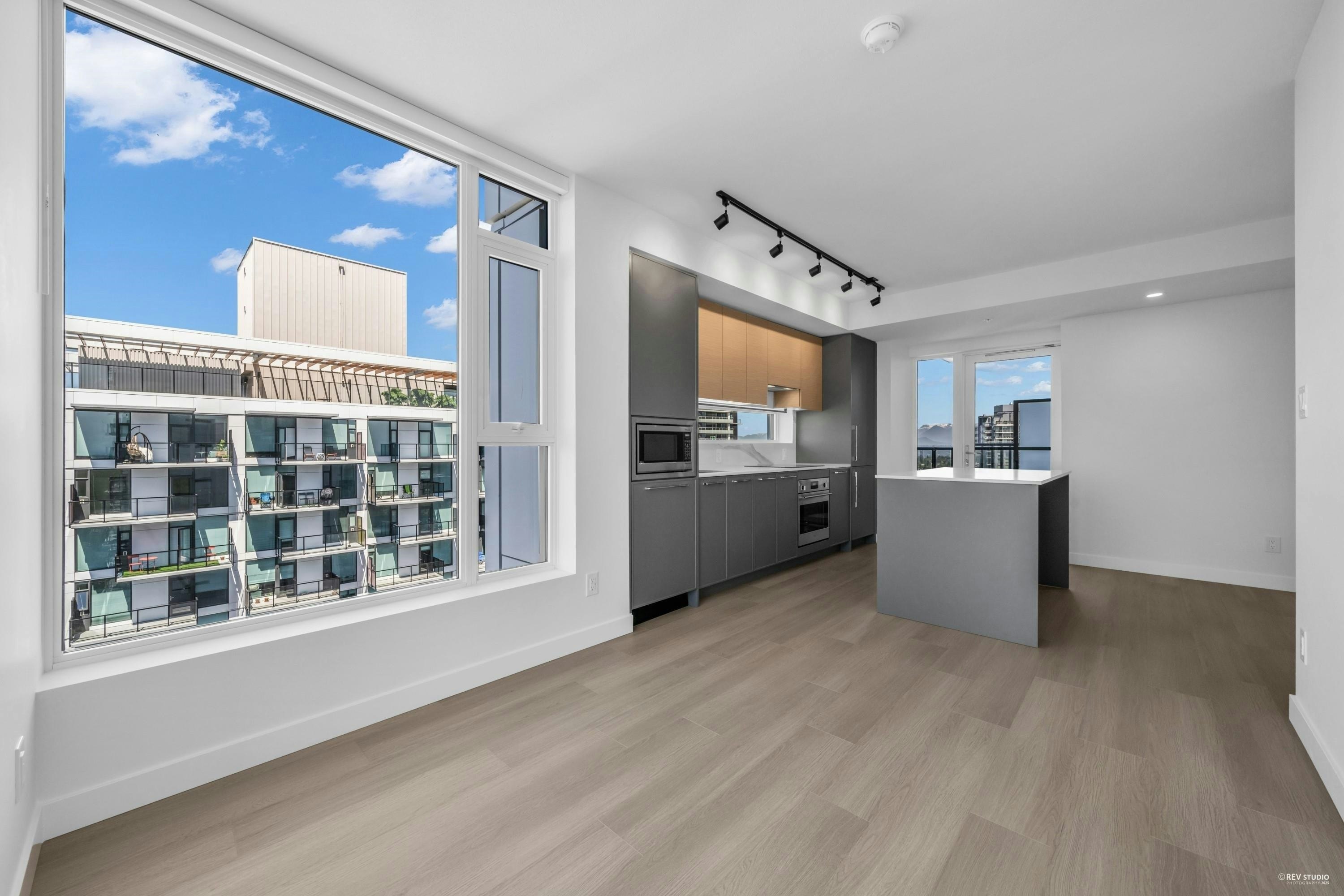 3303-13725 George Junction, Surrey, BC, V3T 0V7 - 9