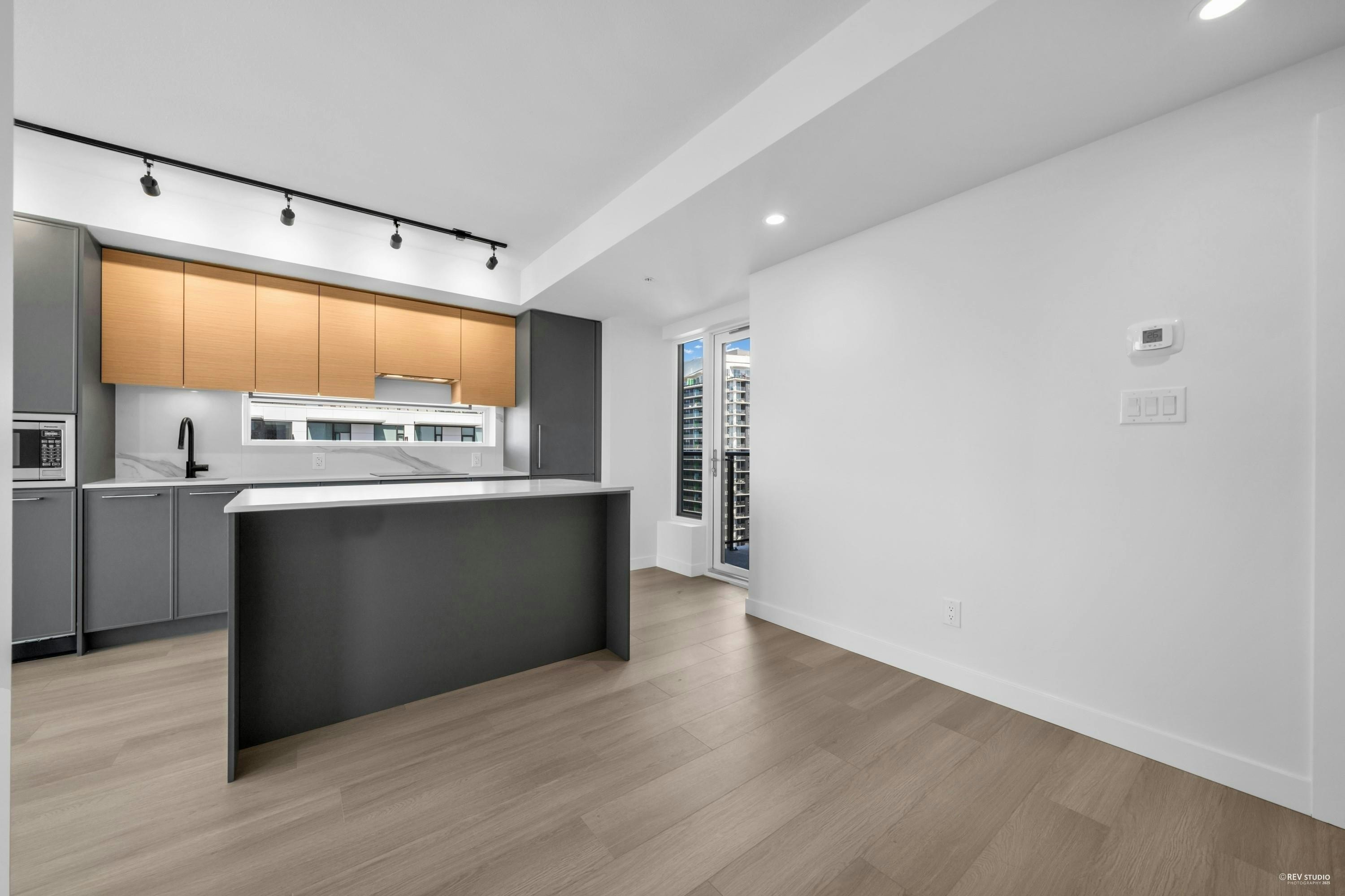 3303-13725 George Junction, Surrey, BC, V3T 0V7 - 3