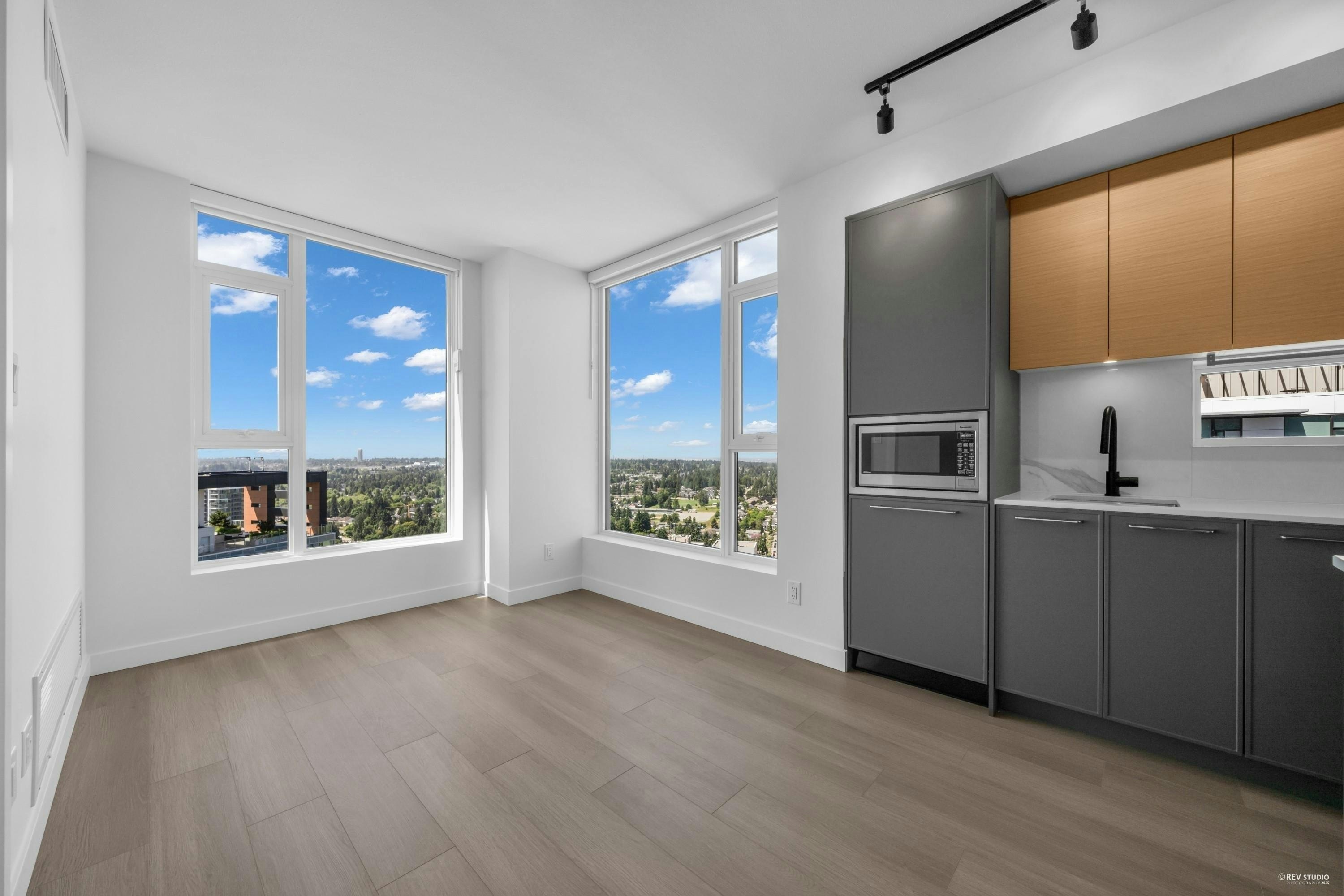 3303-13725 George Junction, Surrey, BC, V3T 0V7 - 10