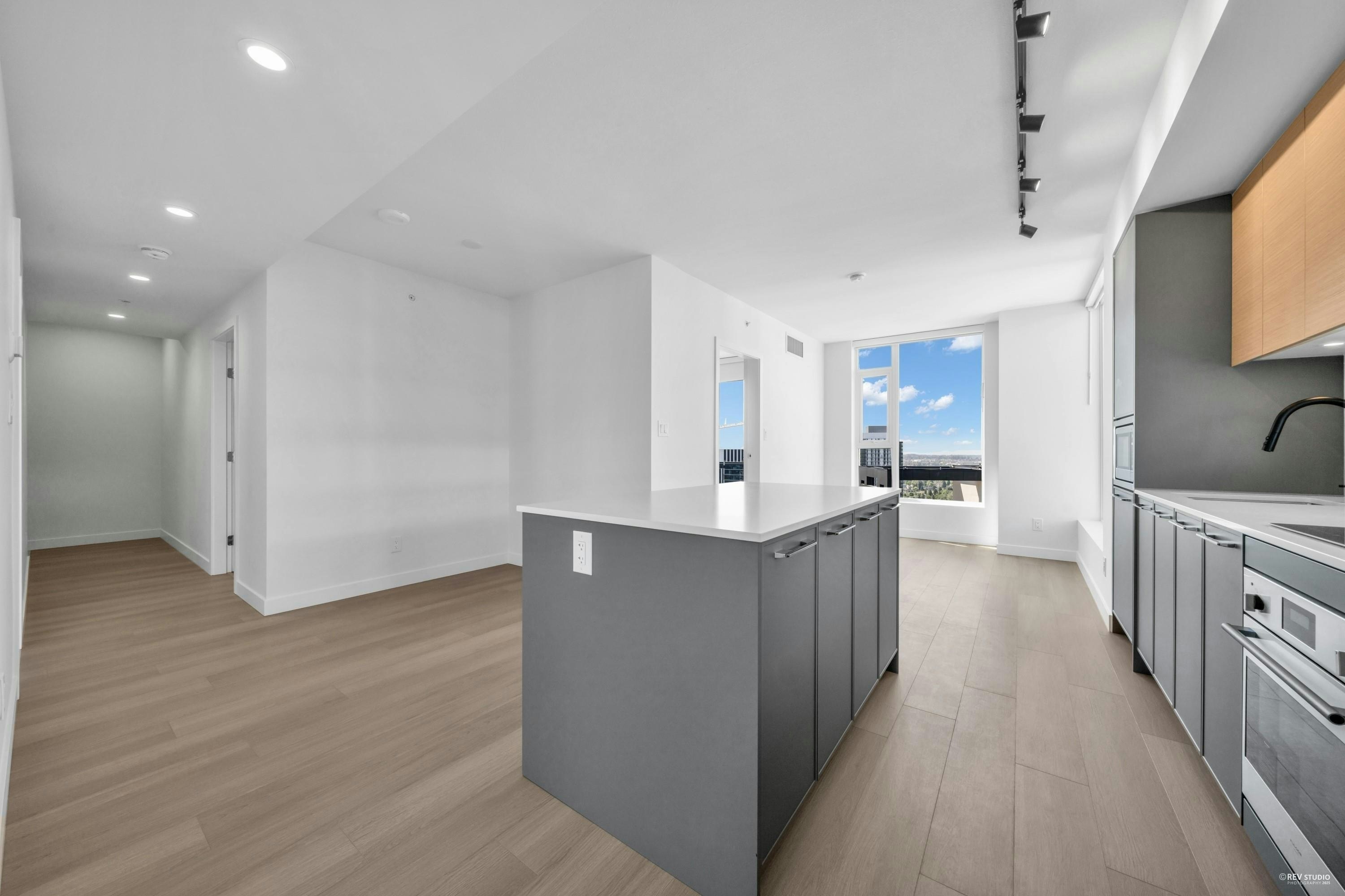 3303-13725 George Junction, Surrey, BC, V3T 0V7 - 6