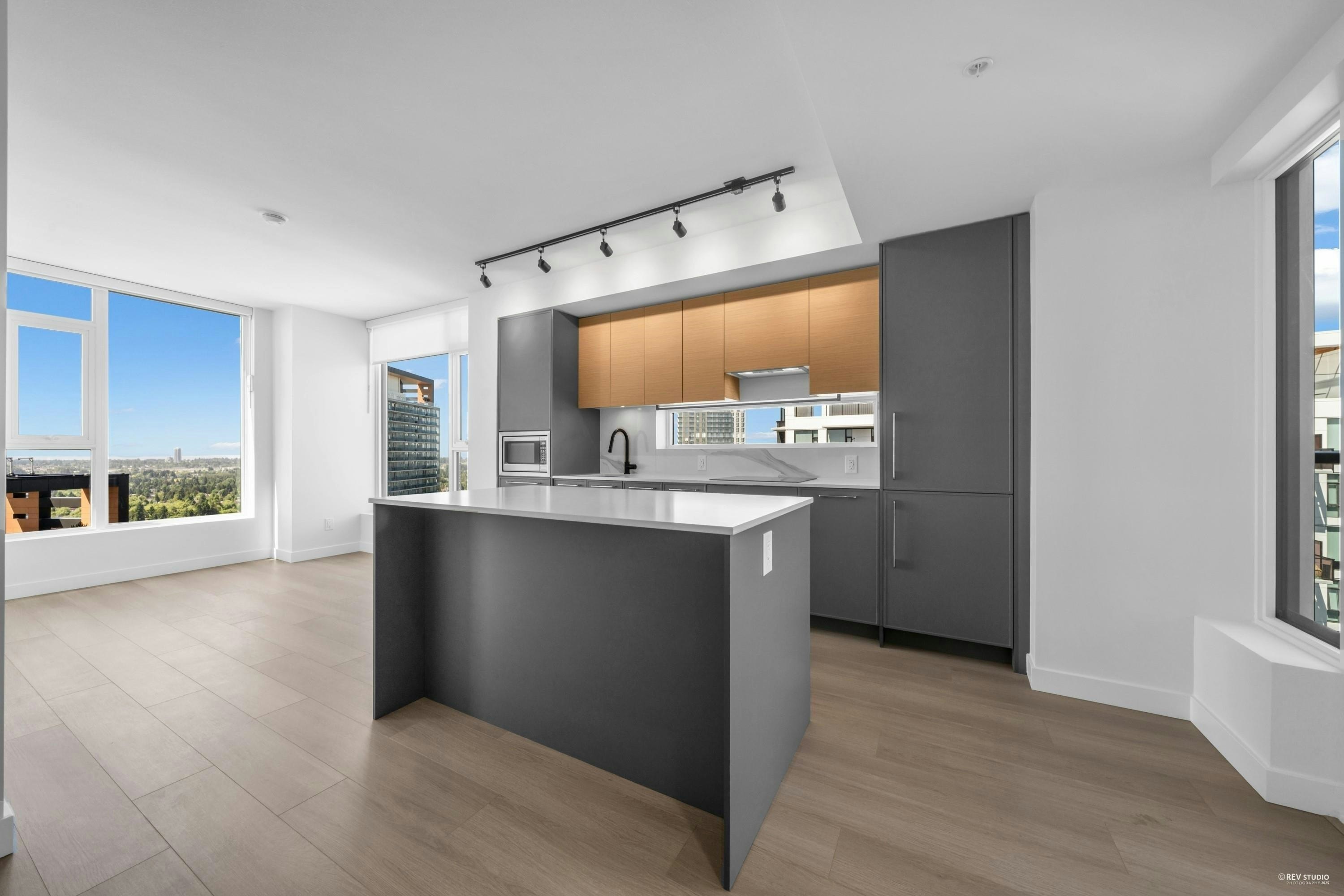 3303-13725 George Junction, Surrey, BC, V3T 0V7 - 5