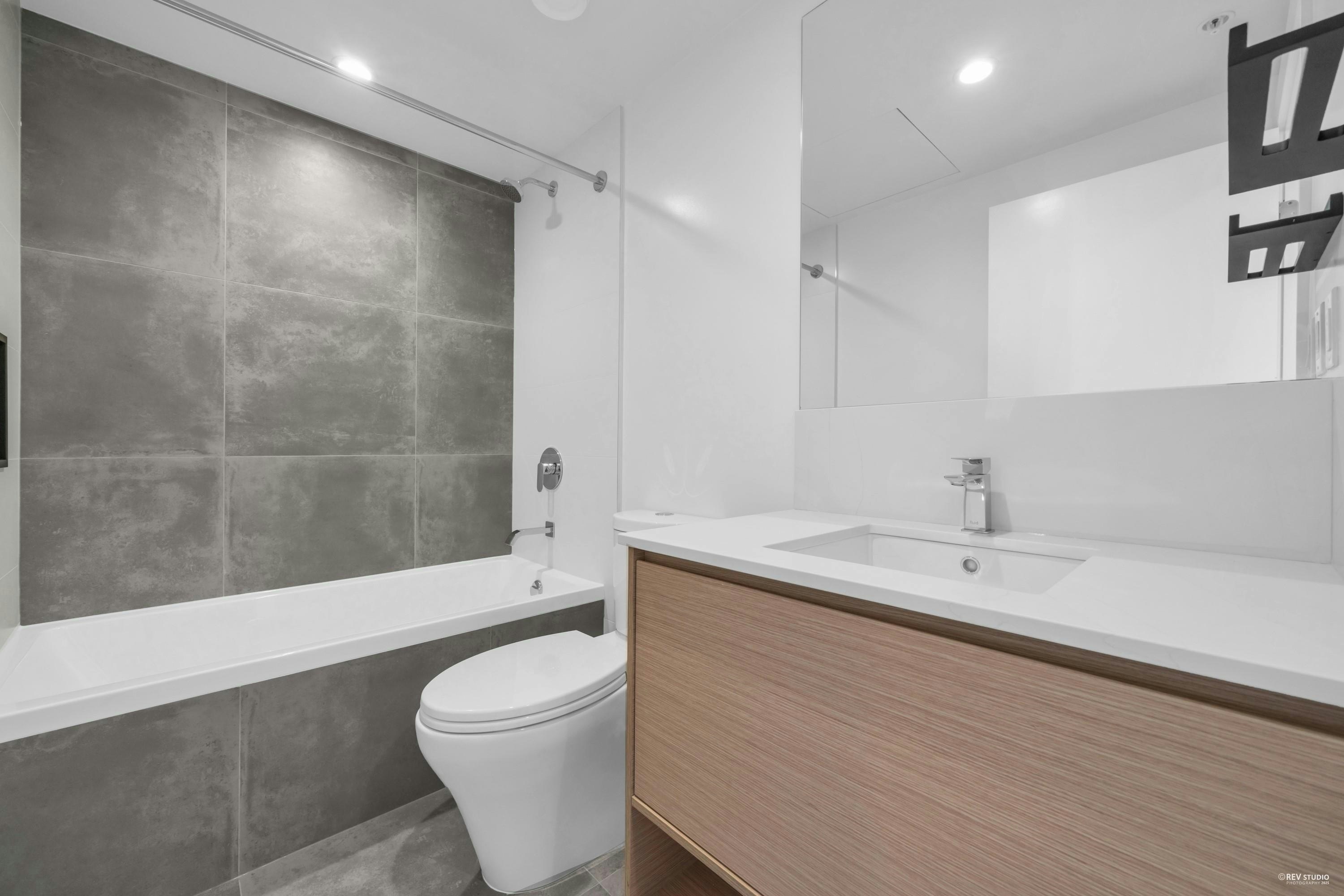 3303-13725 George Junction, Surrey, BC, V3T 0V7 - 17