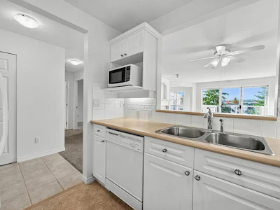302-20448 Park Avenue - 5