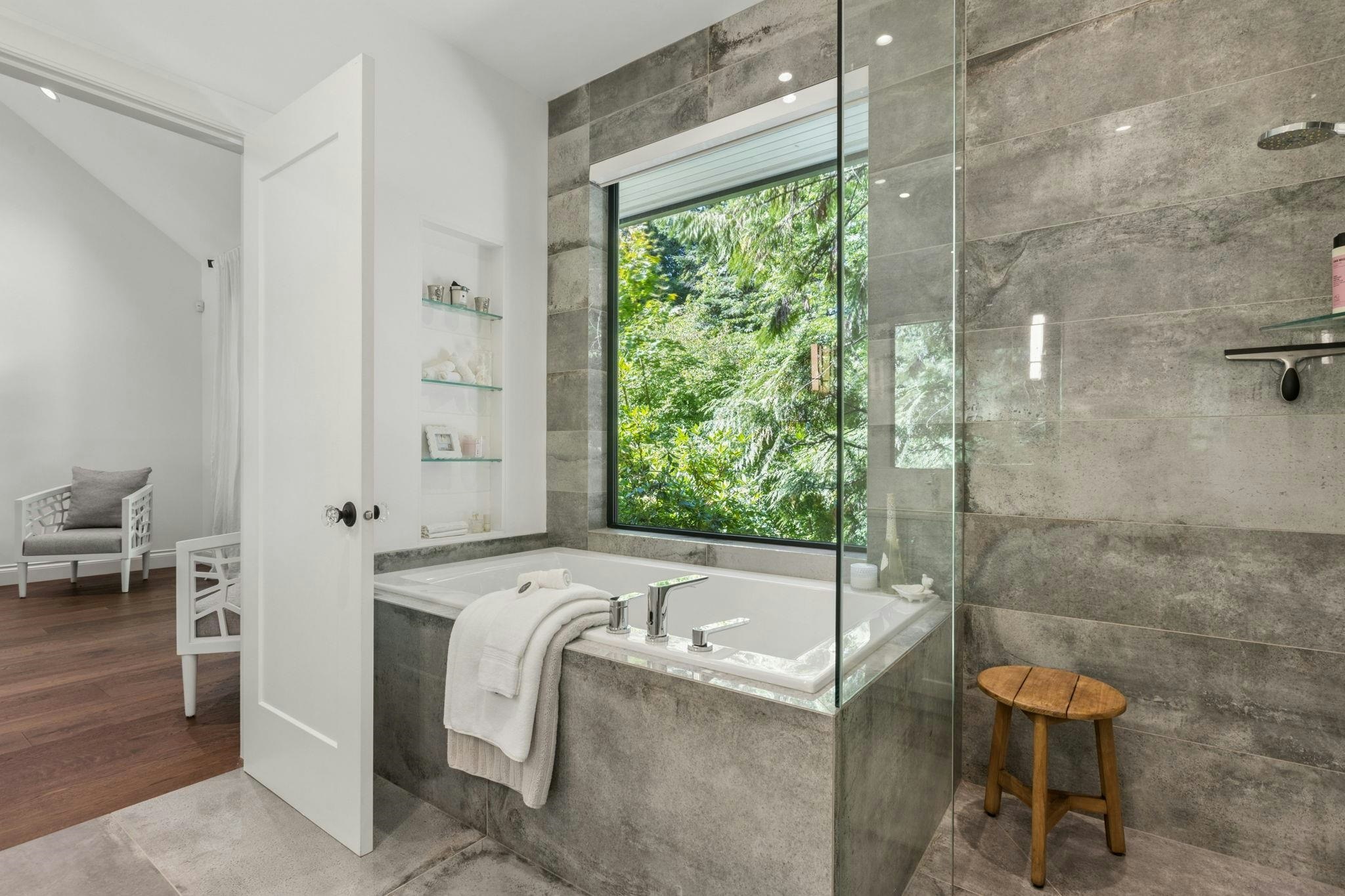 435 Macbeth Crescent, West Vancouver, BC, V7T 1V8 - 22