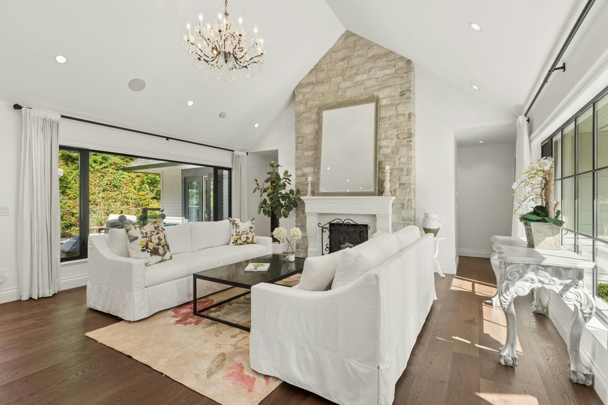 435 Macbeth Crescent, West Vancouver, BC, V7T 1V8