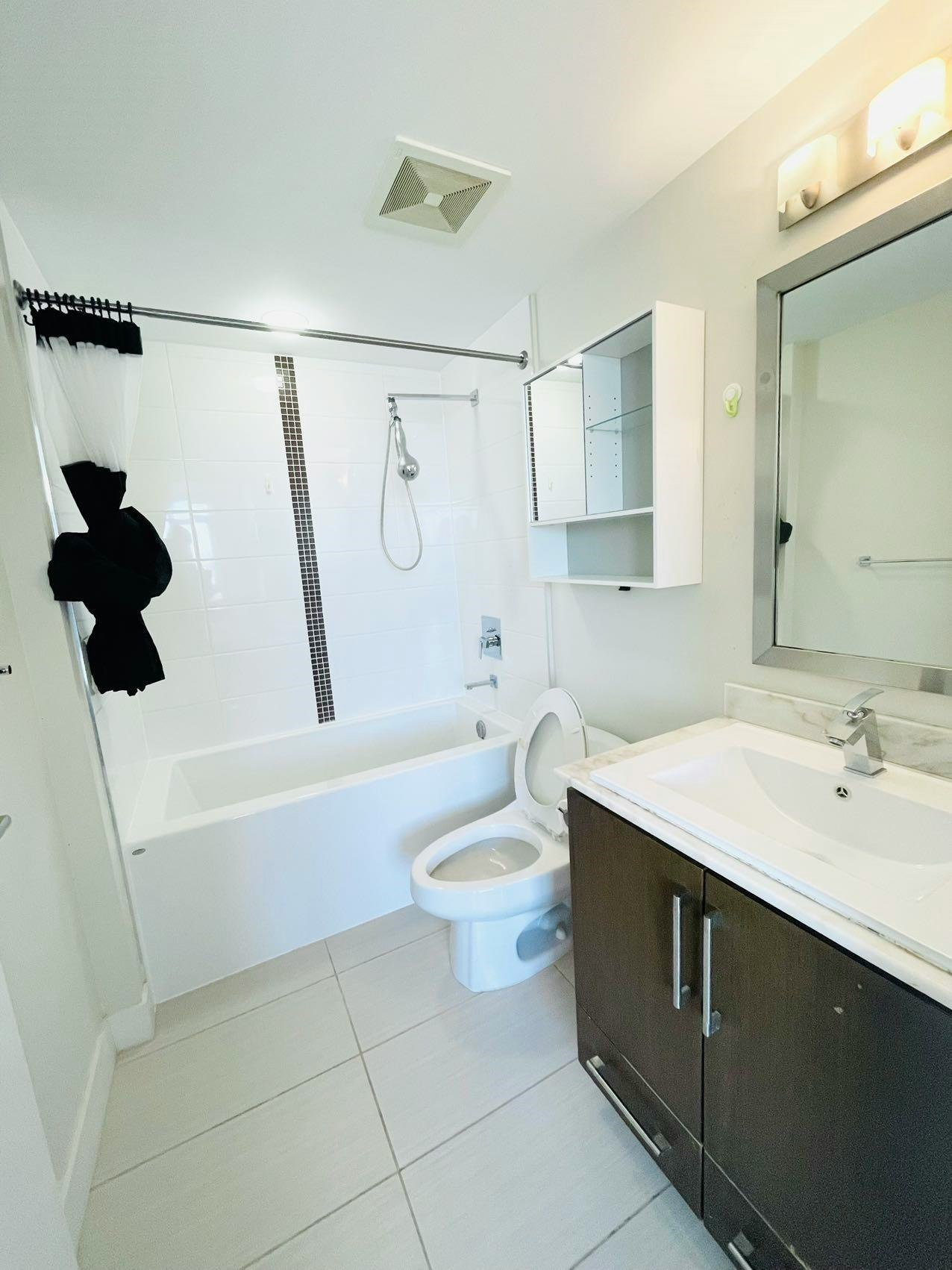 111*-8068 Westminster Highway, Richmond, BC, V6X 0C6 - 6