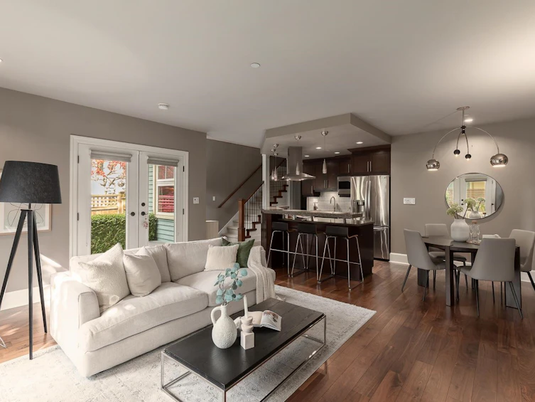 850 E 10th Avenue, Vancouver, BC, V5T 2B1 - 2