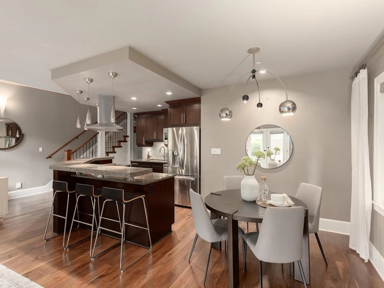 850 E 10th Avenue, Vancouver, BC, V5T 2B1 - 9