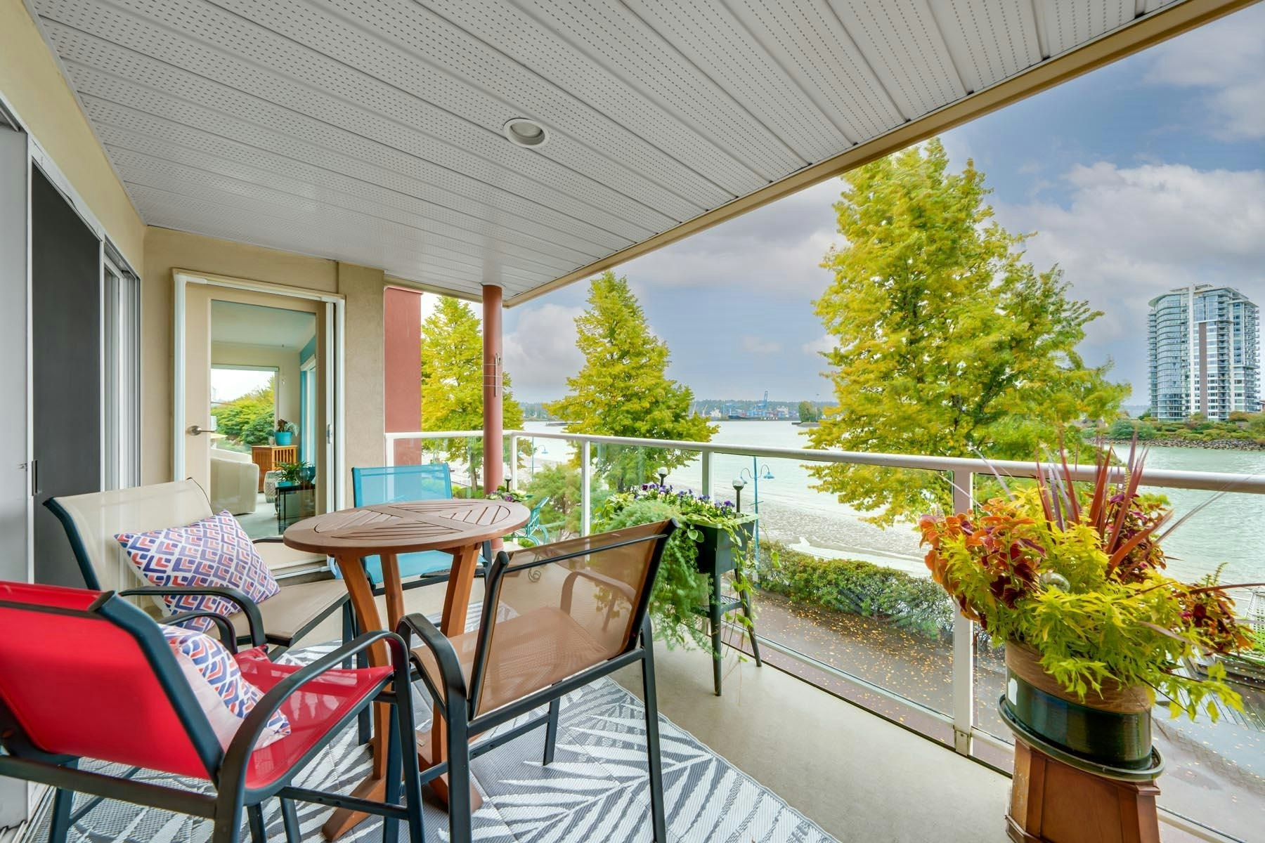 306-1230 Quayside Drive, New Westminster, BC, V3M 6H1