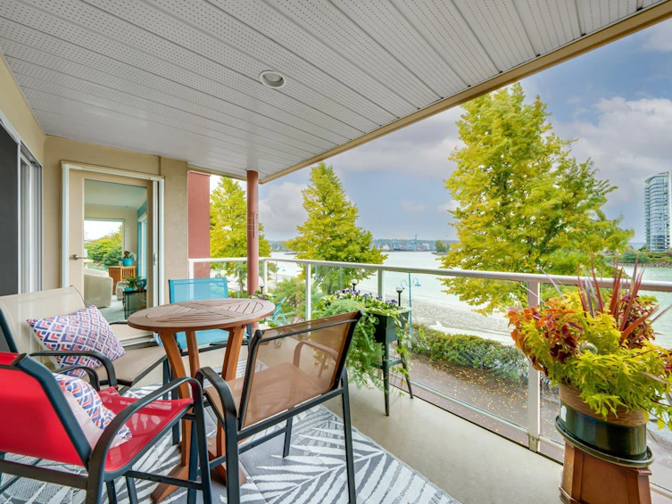 306-1230 Quayside Drive, New Westminster, BC, V3M 6H1