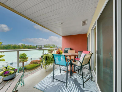 306-1230 Quayside Drive - 2