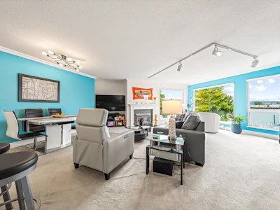 306-1230 Quayside Drive - 3