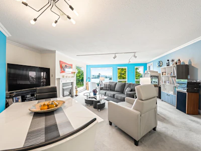 306-1230 Quayside Drive - 5