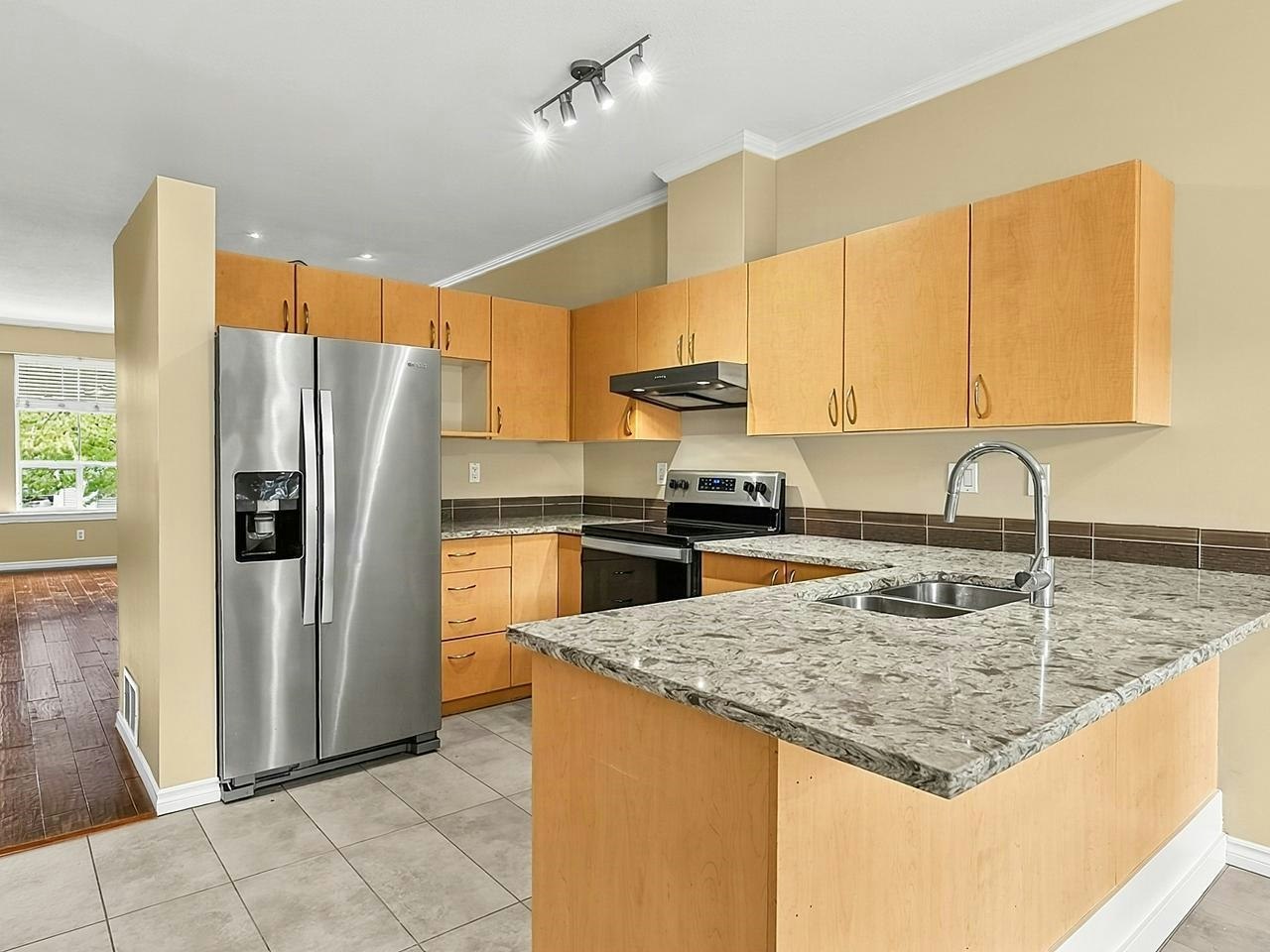 64-14952 58 Avenue - 2