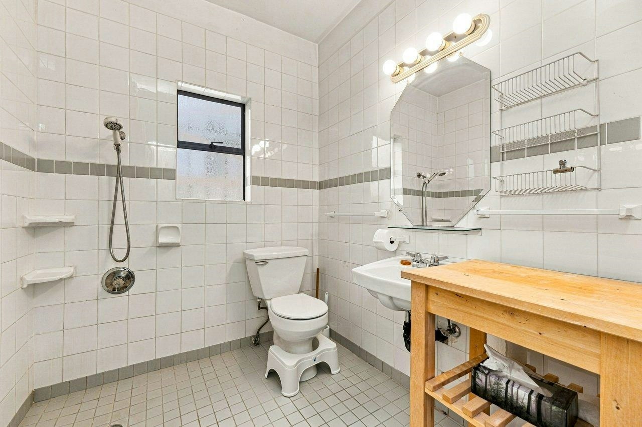 4153 John Street, Vancouver, BC, V5V 3W8 - 16