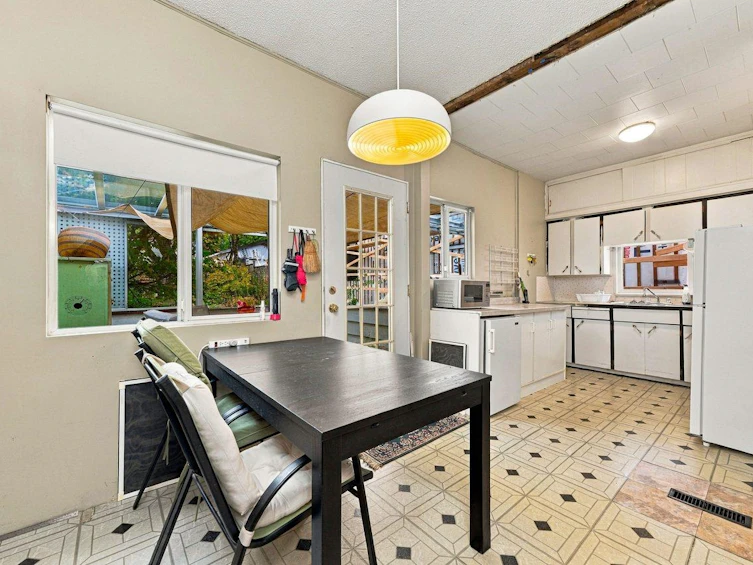 4153 John Street, Vancouver, BC, V5V 3W8 - 9
