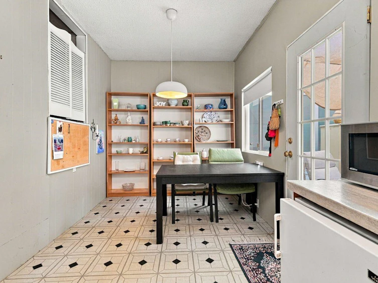 4153 John Street, Vancouver, BC, V5V 3W8 - 10
