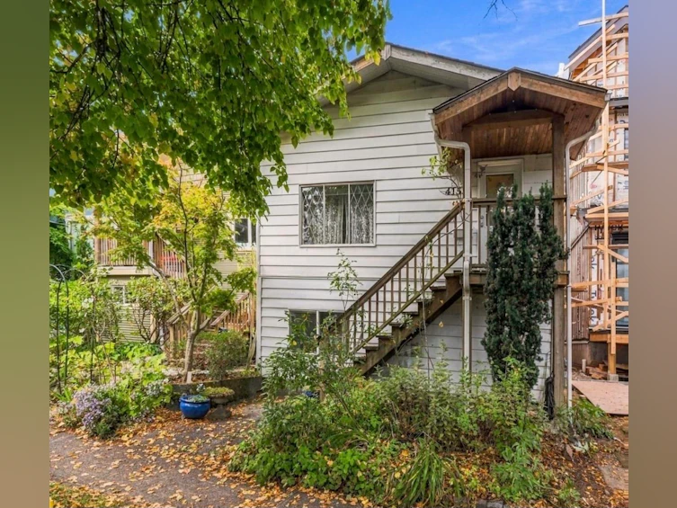 4153 John Street, Vancouver, BC, V5V 3W8