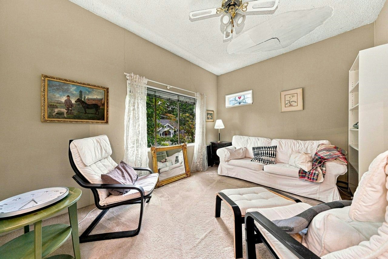 4153 John Street - 3