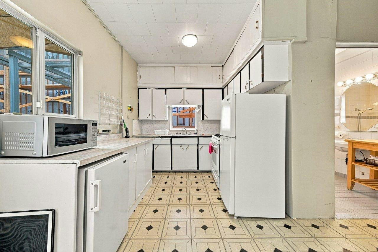 4153 John Street, Vancouver, BC, V5V 3W8 - 11