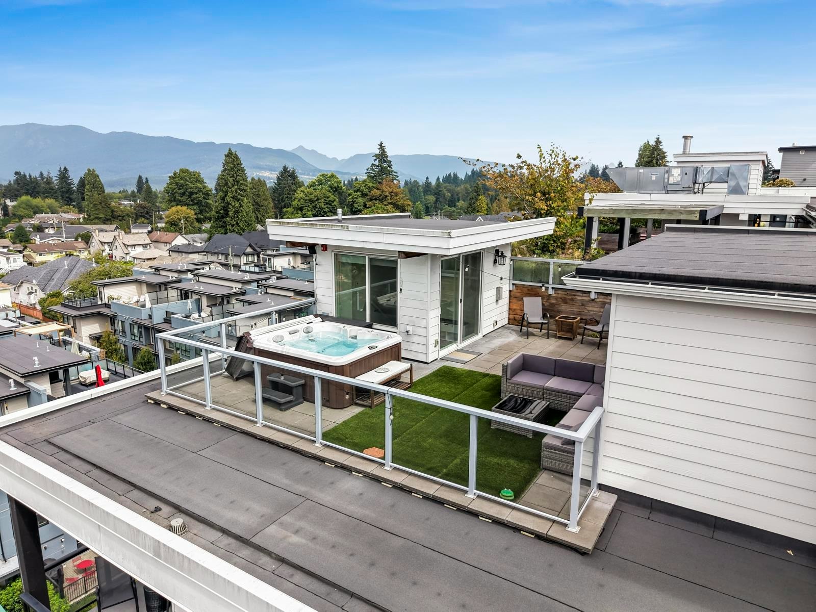 611-707 Como Lake Avenue, Coquitlam, BC, V3J 0J5