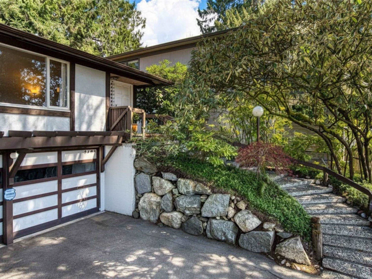 2493 Haywood Avenue, West Vancouver, BC, V7V 1Y2