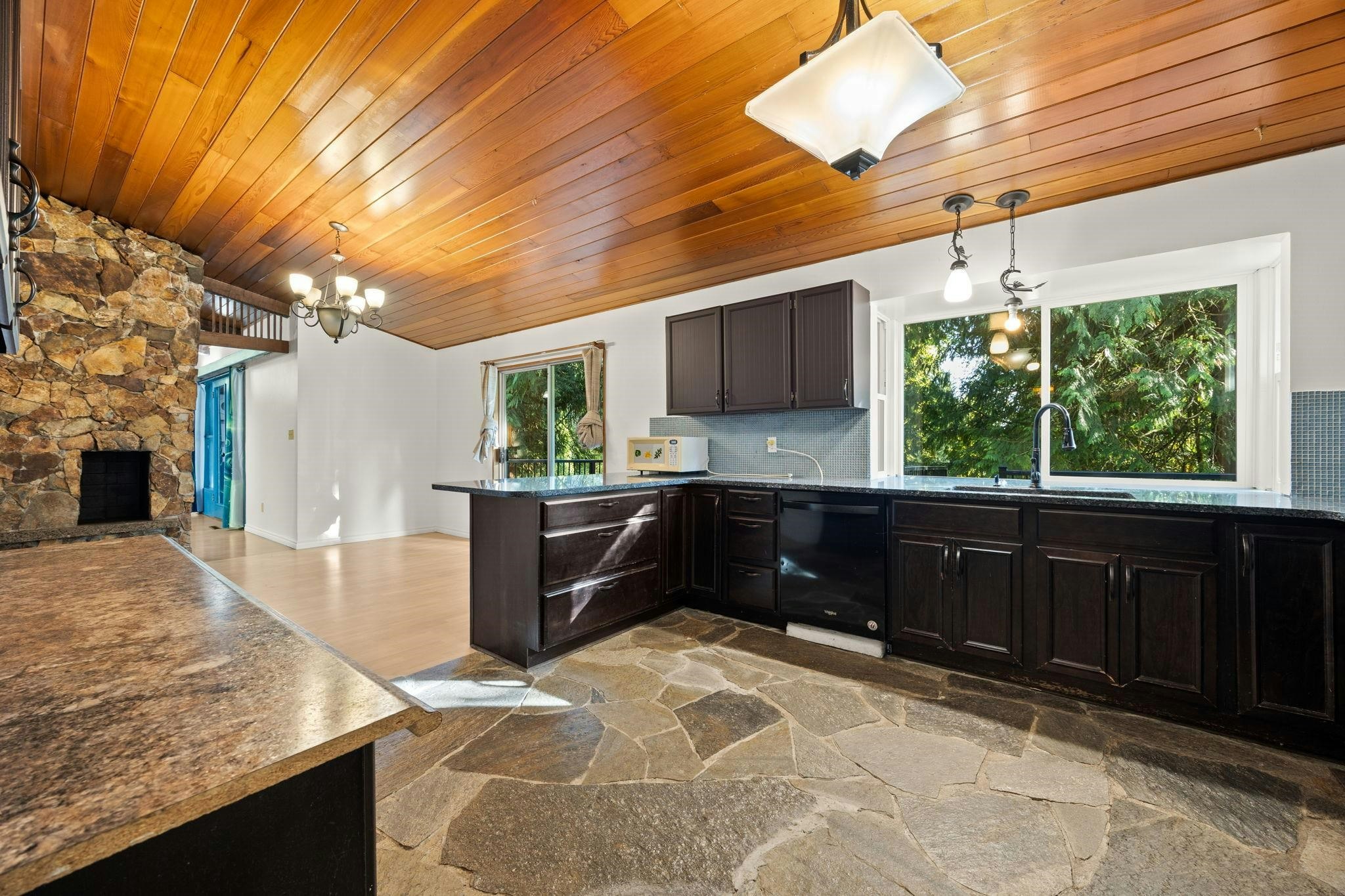 3290 Hazel Avenue, Coquitlam, BC, V3E 3H3 - 29