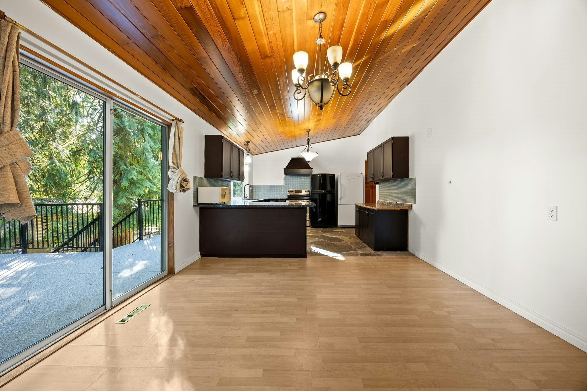 3290 Hazel Avenue, Coquitlam, BC, V3E 3H3 - 35