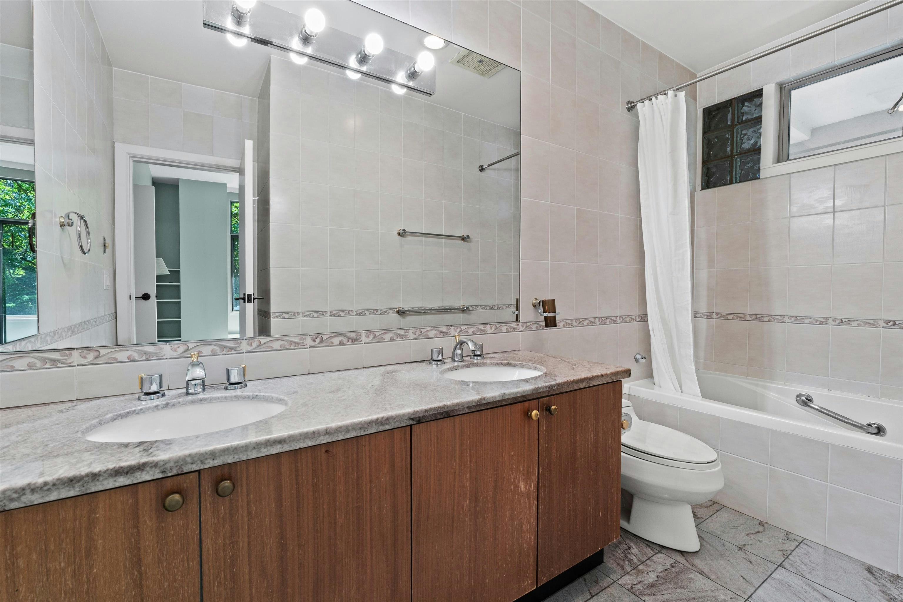 102-5850 Balsam Street, Vancouver, BC, V6M 4B9 - 23