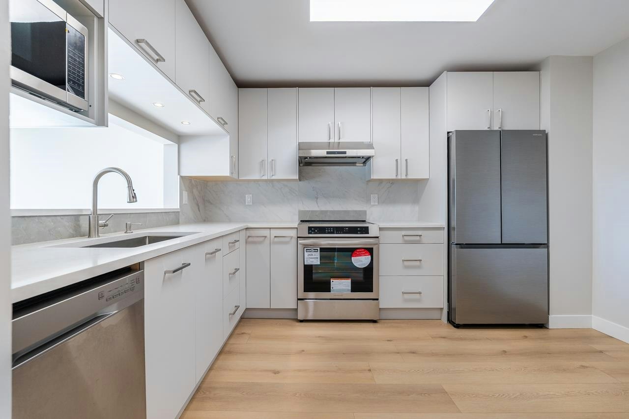 321-7453 Moffatt Road - 3