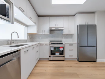 321-7453 Moffatt Road - 3