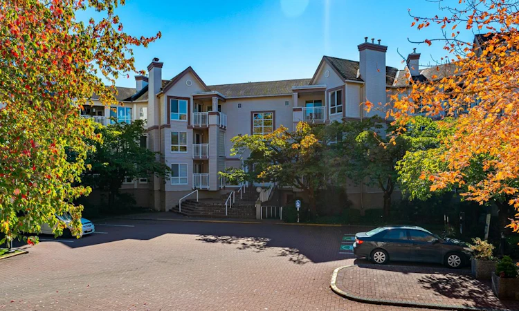 321-7453 Moffatt Road