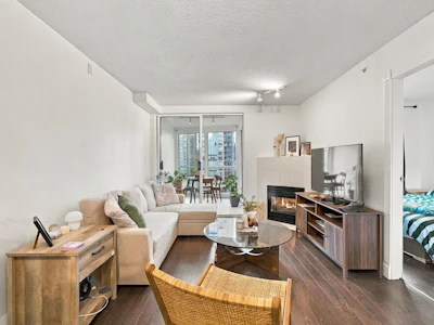 1803-939 Homer Street - 2