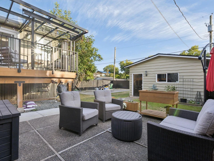 3964 Dundas Street, Burnaby, BC, V5C 1A5 - 35