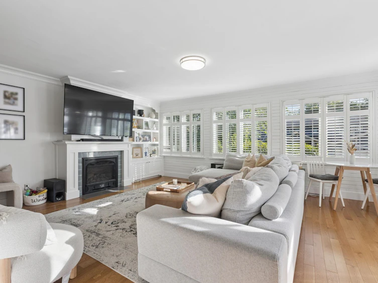 3964 Dundas Street, Burnaby, BC, V5C 1A5 - 16
