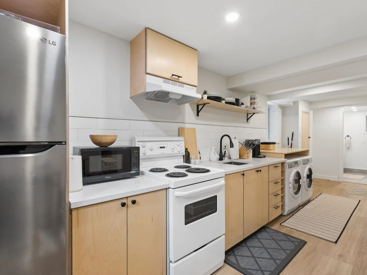 3964 Dundas Street, Burnaby, BC, V5C 1A5 - 29