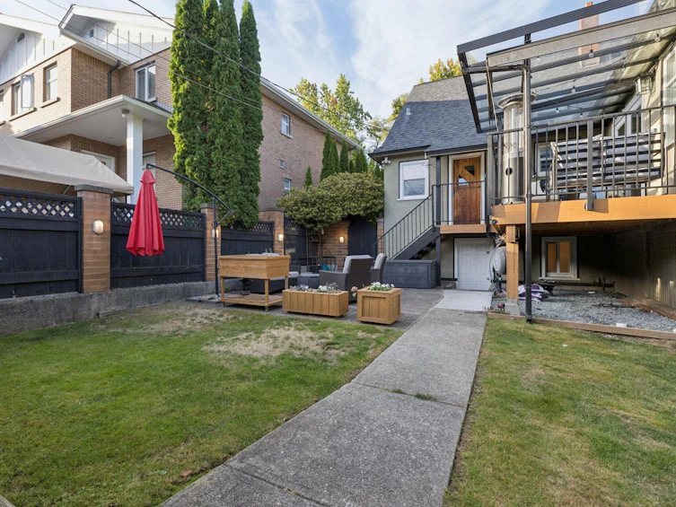 3964 Dundas Street, Burnaby, BC, V5C 1A5 - 36