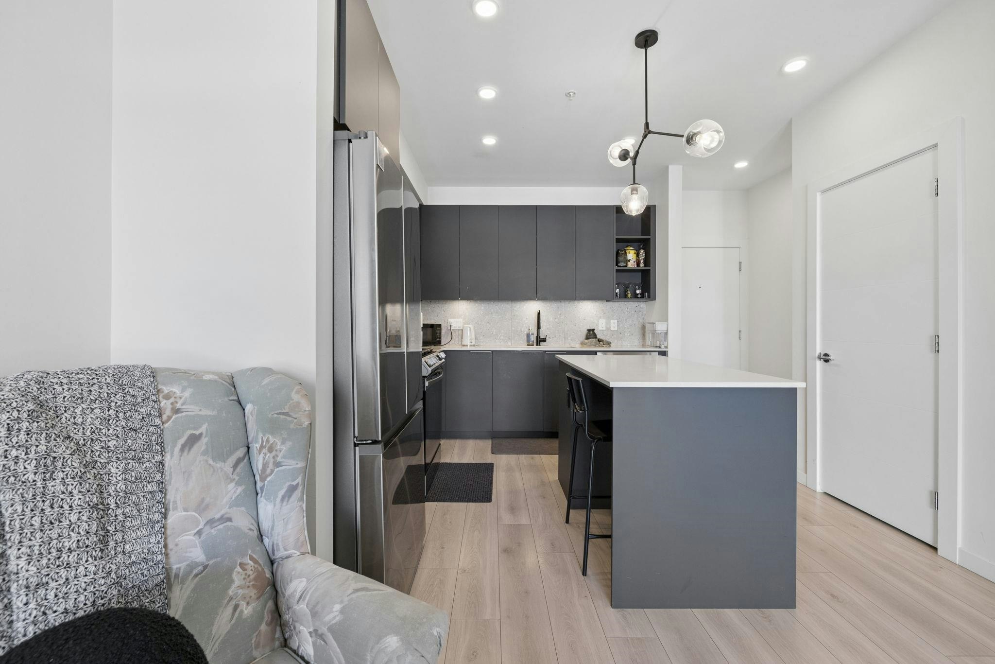 504-7920 206 Street - 5