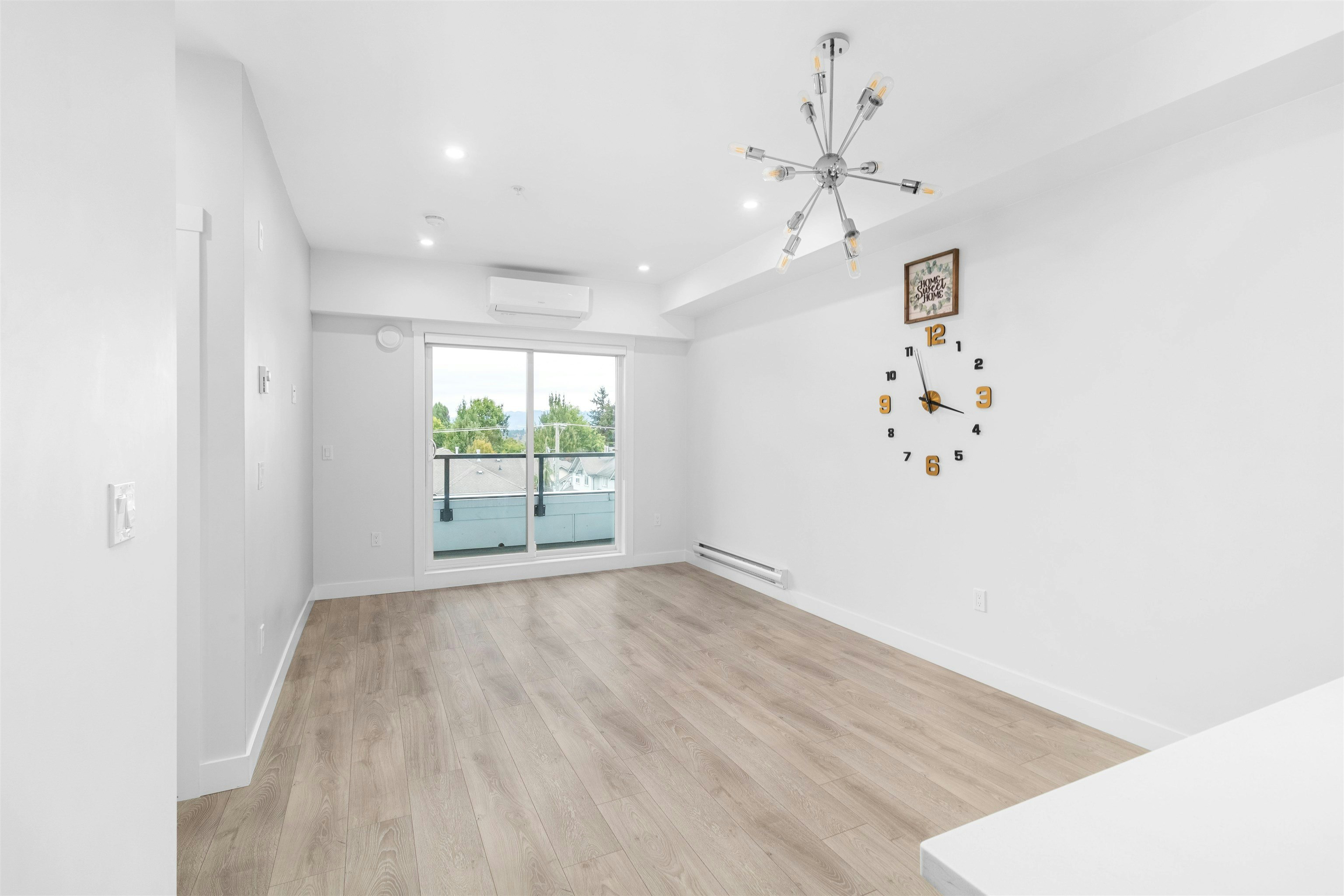 4xx-14438 72 Avenue, Surrey, BC, V3S 0B6 - 4